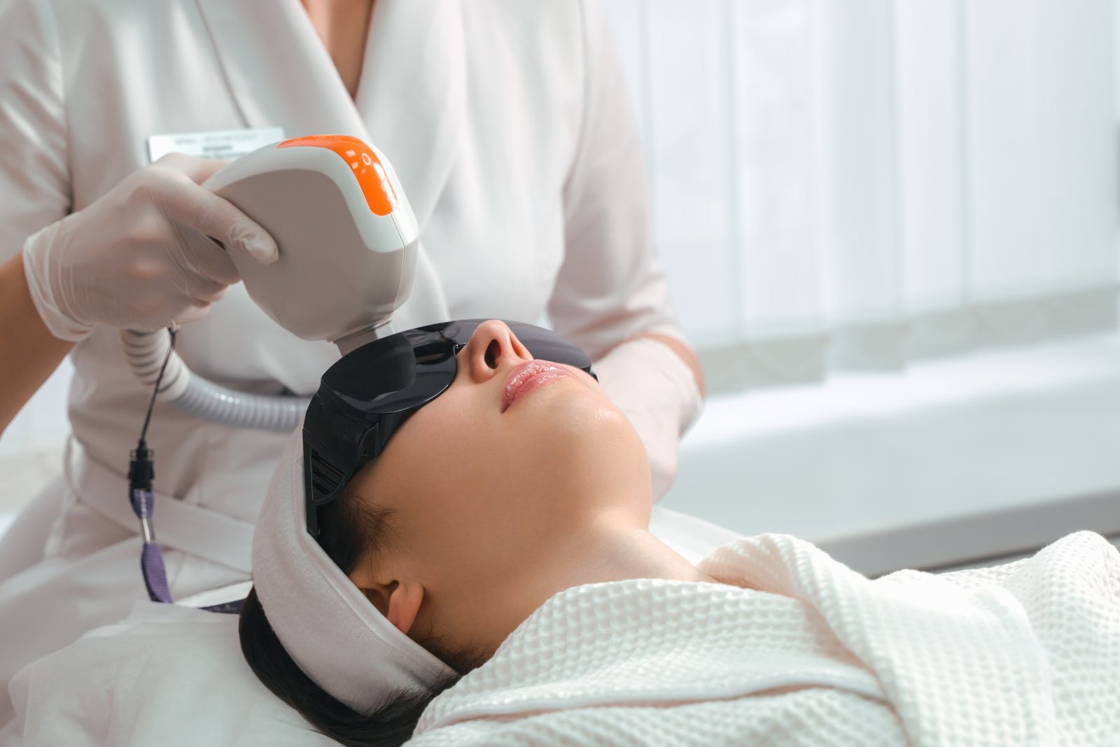 Laser Skin Treatment - Dr. Vivek Gupta's Clinic, Lucknow